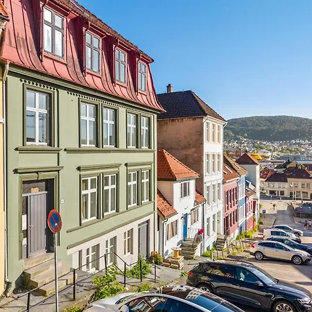 100 Sqm 5br - Newly Renovated - Center Lägenhet